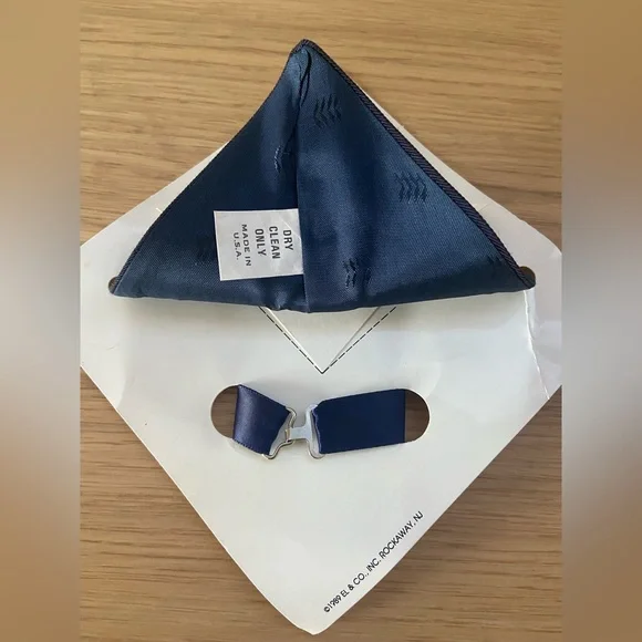 Vintage Under Collar Bib Accessory Brooch - Picture 2 of 3